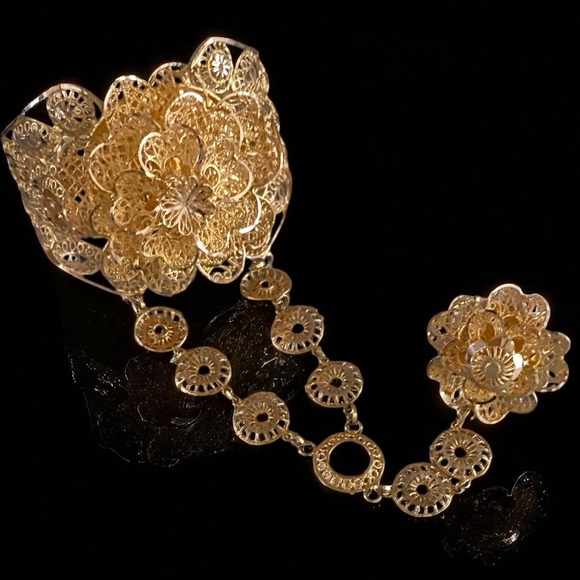 Elegant Solid 21K 916 Yellow Gold Fancy Floral PANJA Hand Bracelet BEAUTY!! - Picture 12 of 17